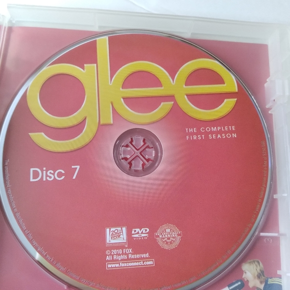 Glee Complete First Season 7-Disc DVD Box Set - Picture 4 of 16